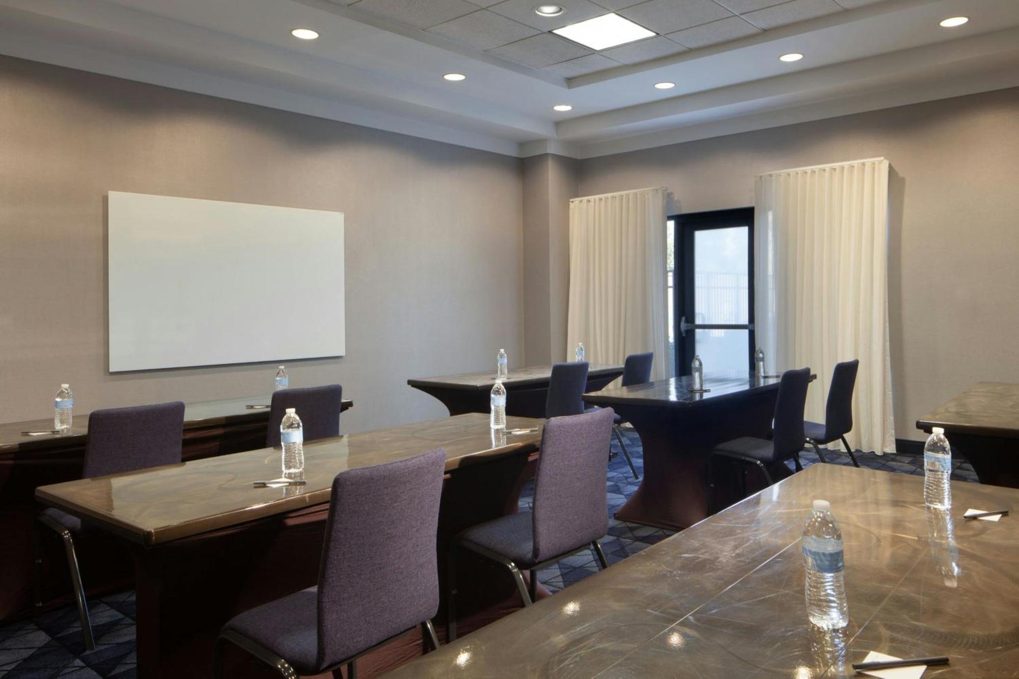 Courtyard By Marriott Newark Silicon Valley Exterior foto