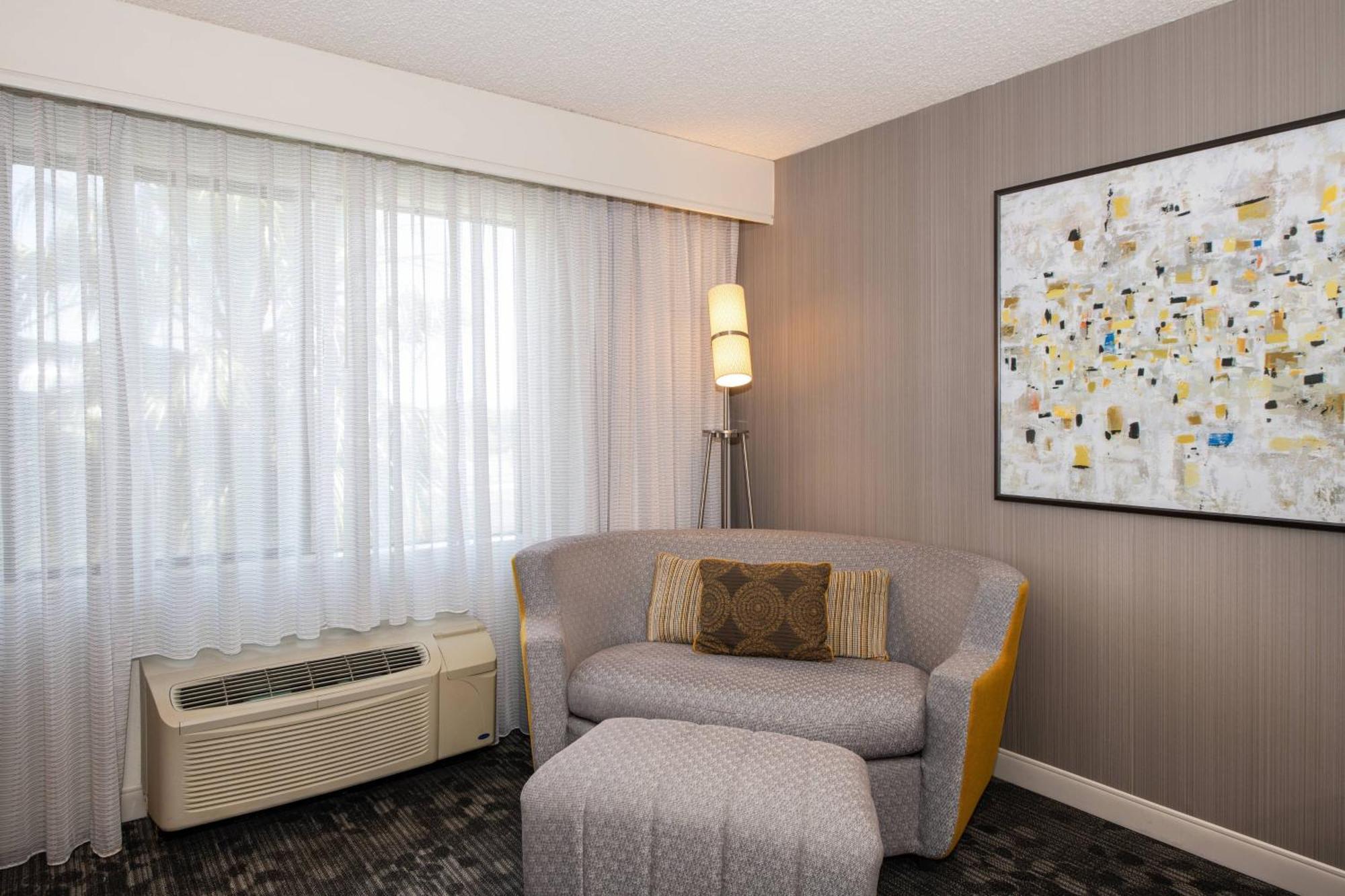Courtyard By Marriott Newark Silicon Valley Exterior foto